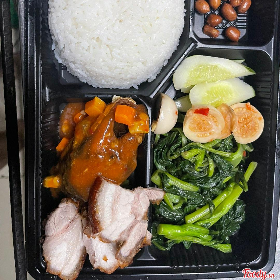 com-thit-quay-ca-sot-chua-ngot