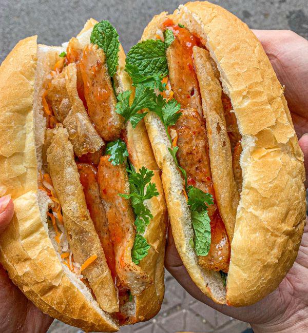 banh-mi-nem-lui
