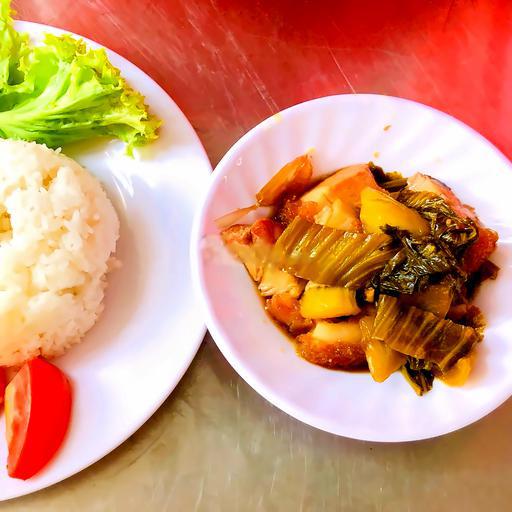 com-heo-quay-xao-cai-chua