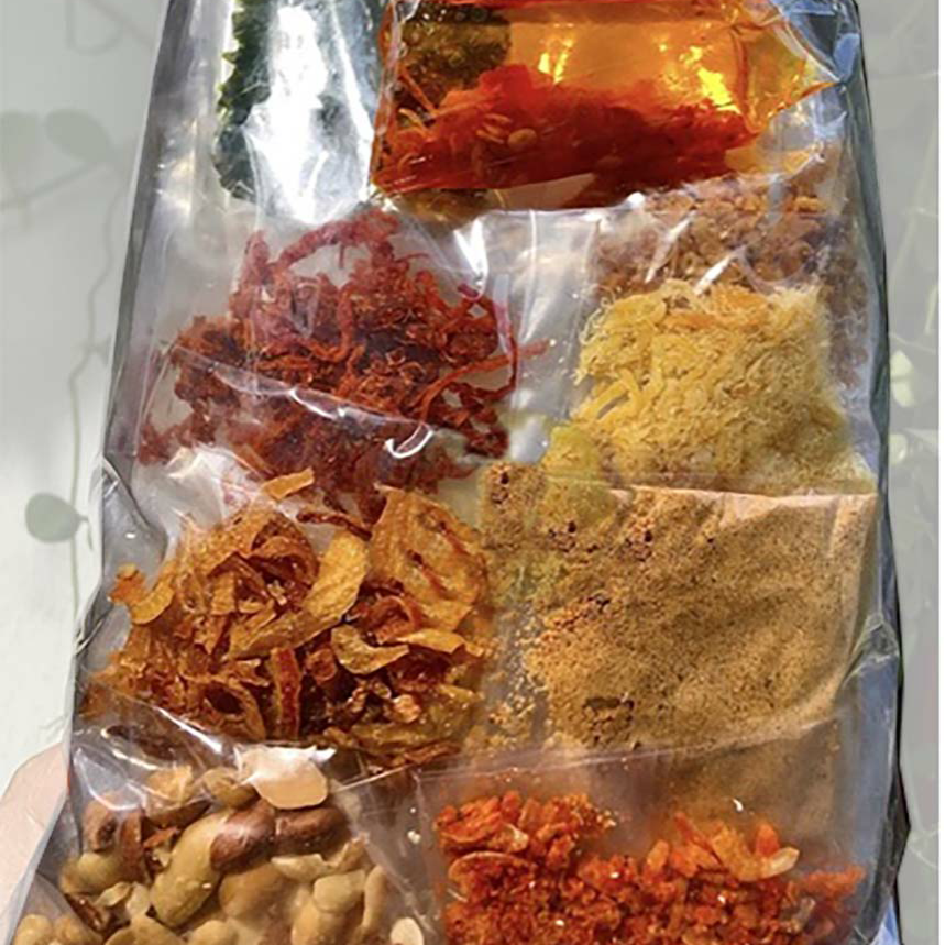 banh-trang-tron-full-topping