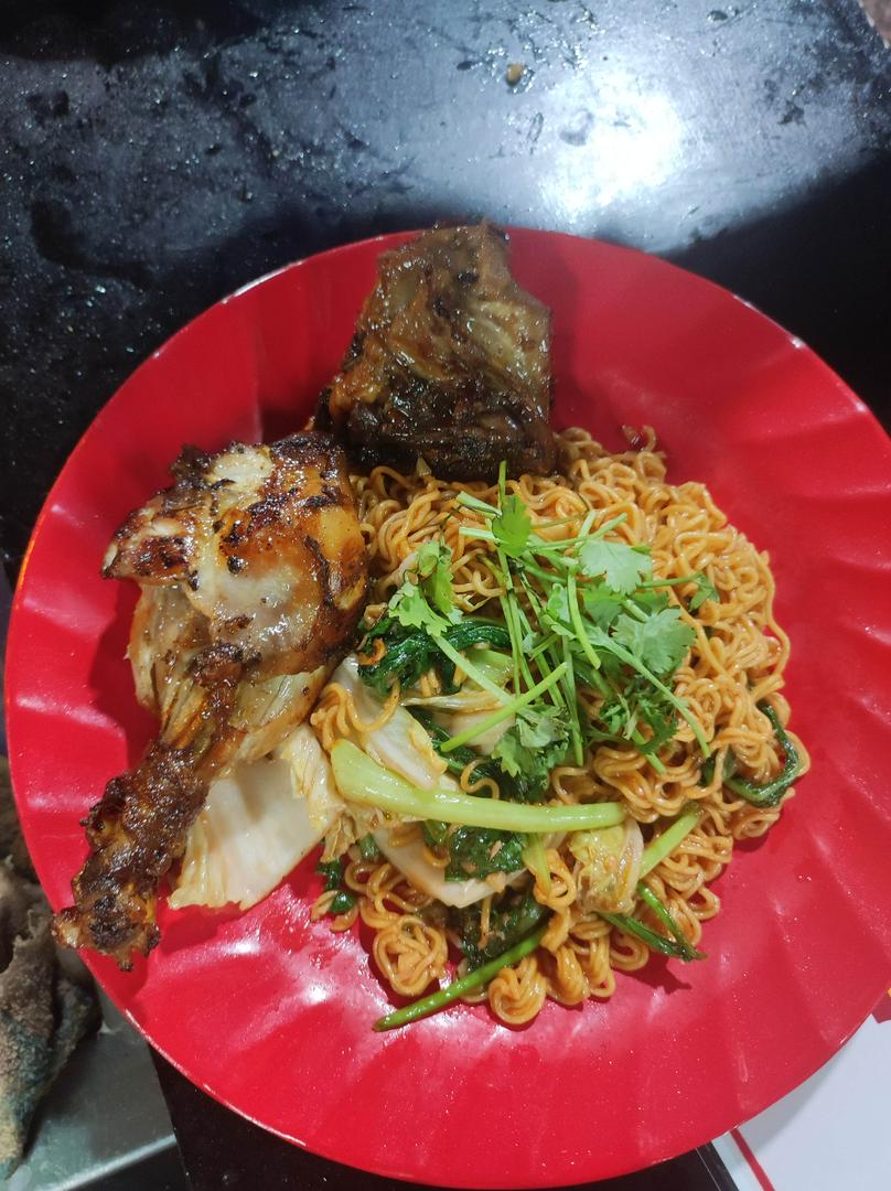 combo15-mi-xao-ga-quay-tra-tac