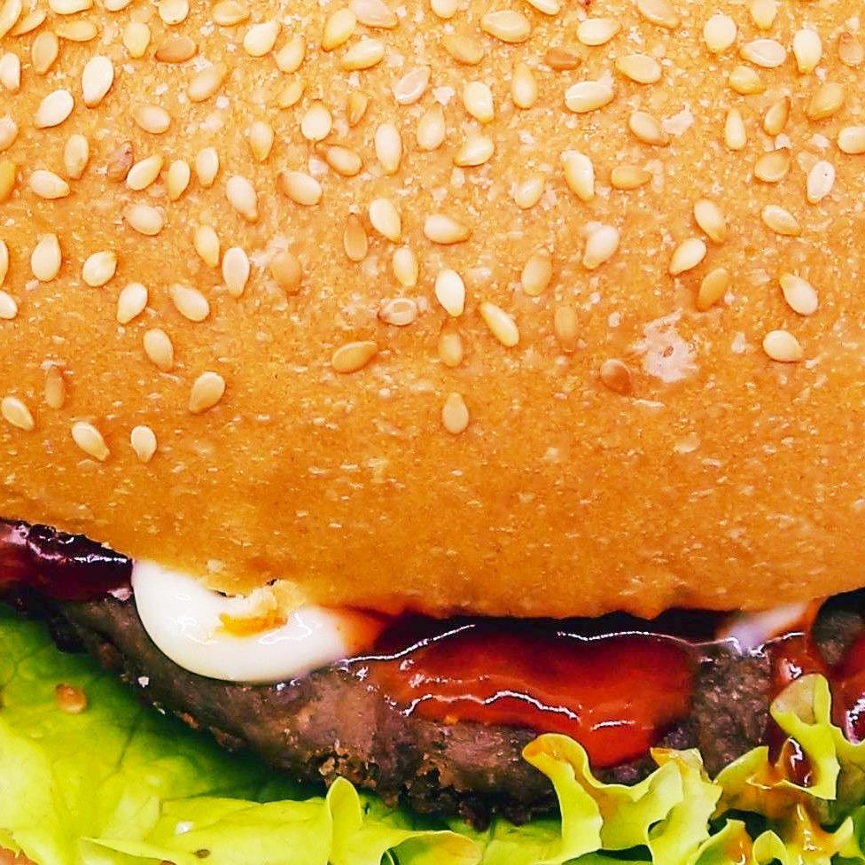 hamburger-bo-ga-trung-xuc-xich