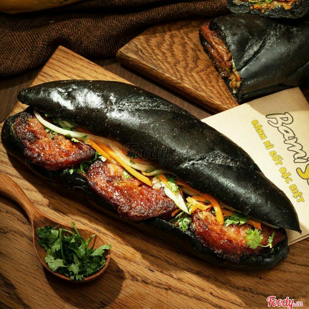 banh-mi-bong-em-cha-bo-nuong