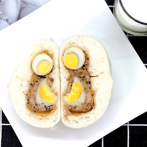 banh-bao-trung-cut-hap-nong