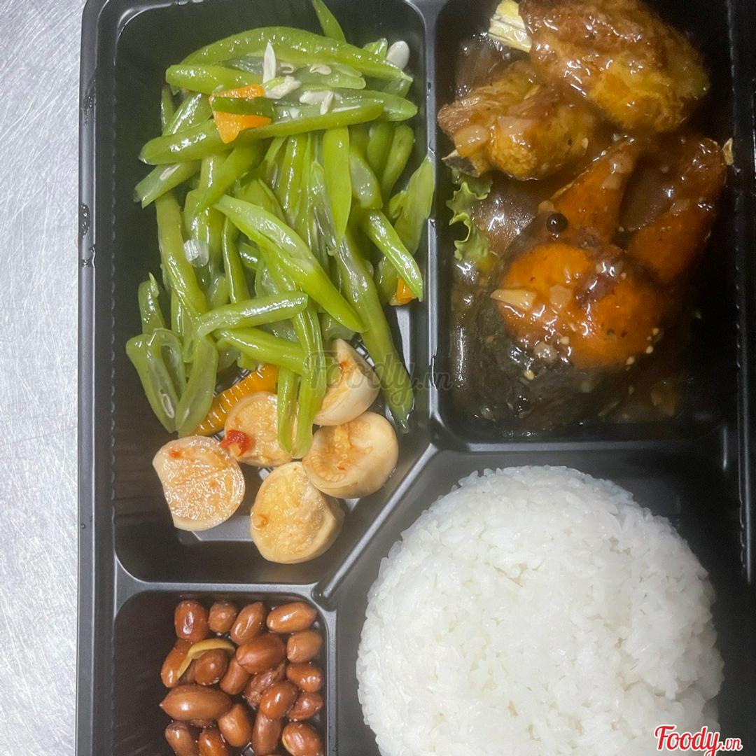 com-ca-sot-tieu-suon-sot-tieu