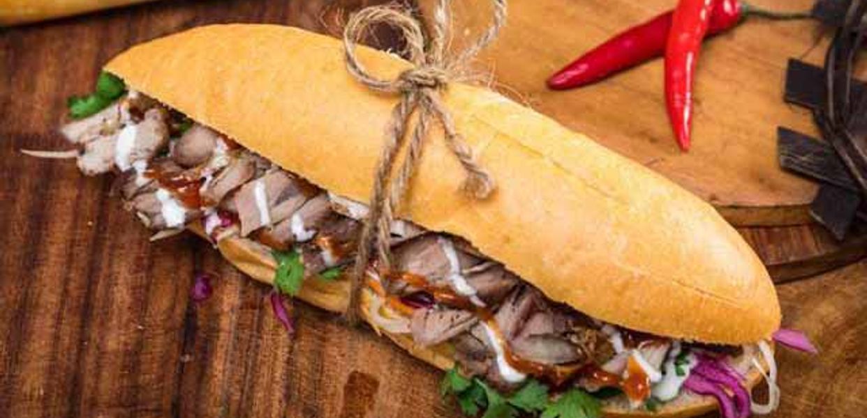 nhat-linh-banh-mi-an-vat-xuan-phuong