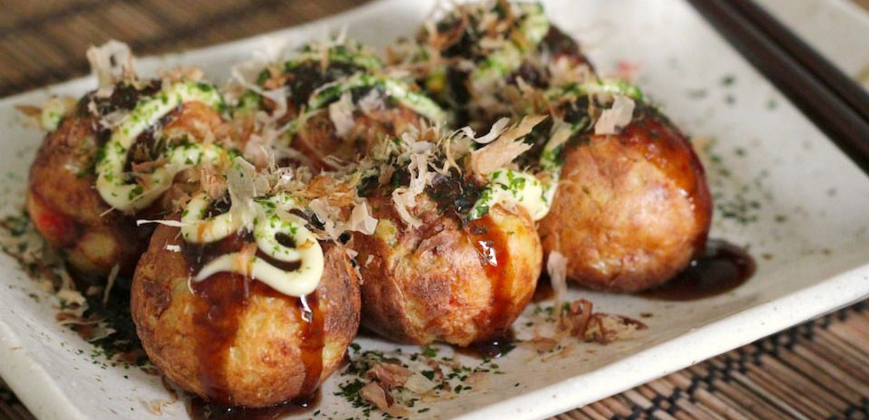 double-hac-quan-banh-cuon-takoyaki-sua-bap-hoang-ngan