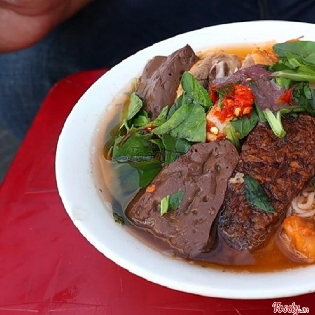 bun-rieu-huyet-khong