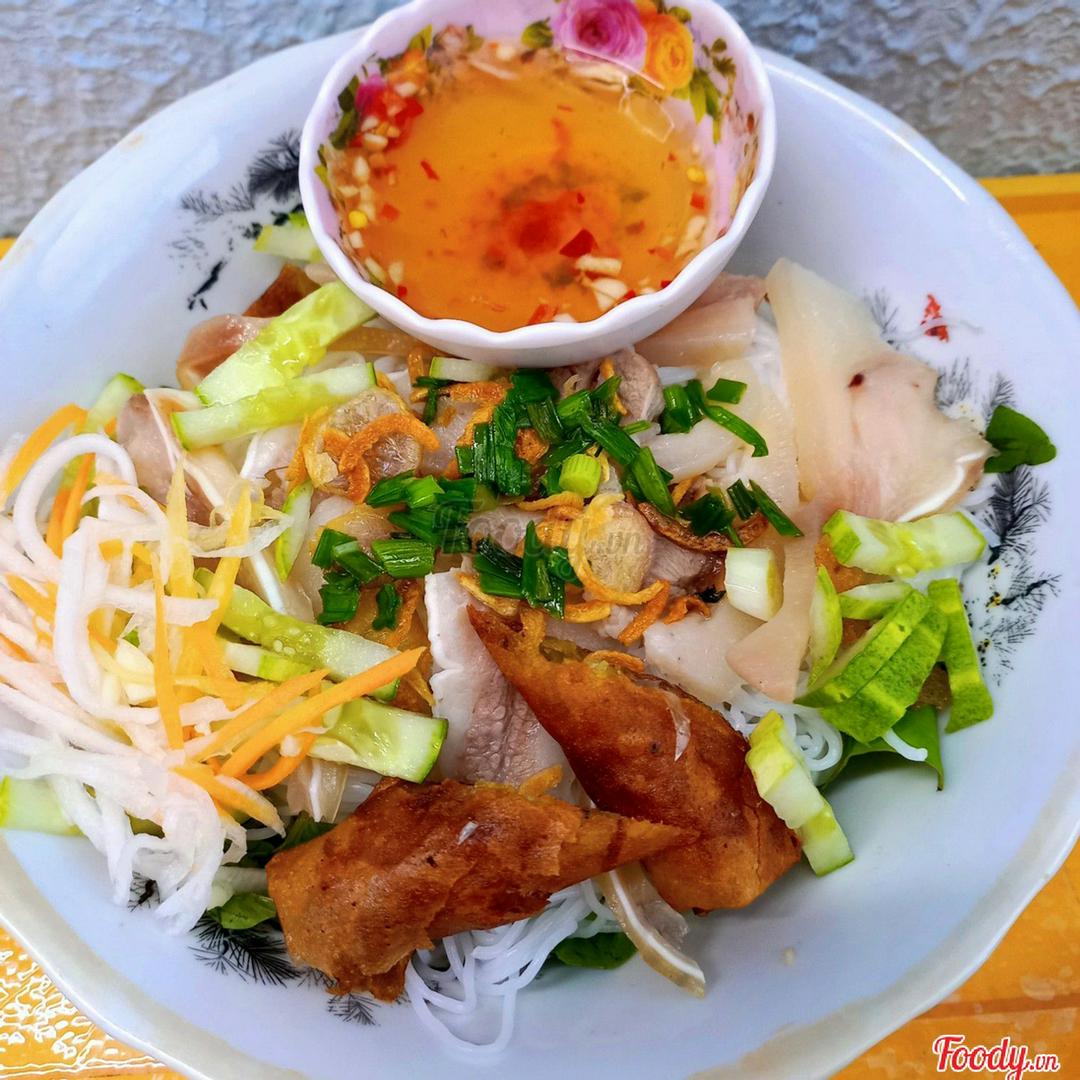 bun-mam-nem-lo-tai-heo