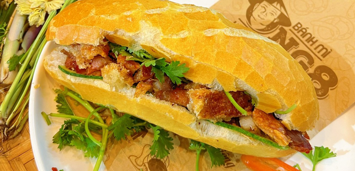 Bánh-Mì-Ông-Tám---Bánh-Mì-Heo-Quay-Da-Giòn---Phạm-Văn-Hai