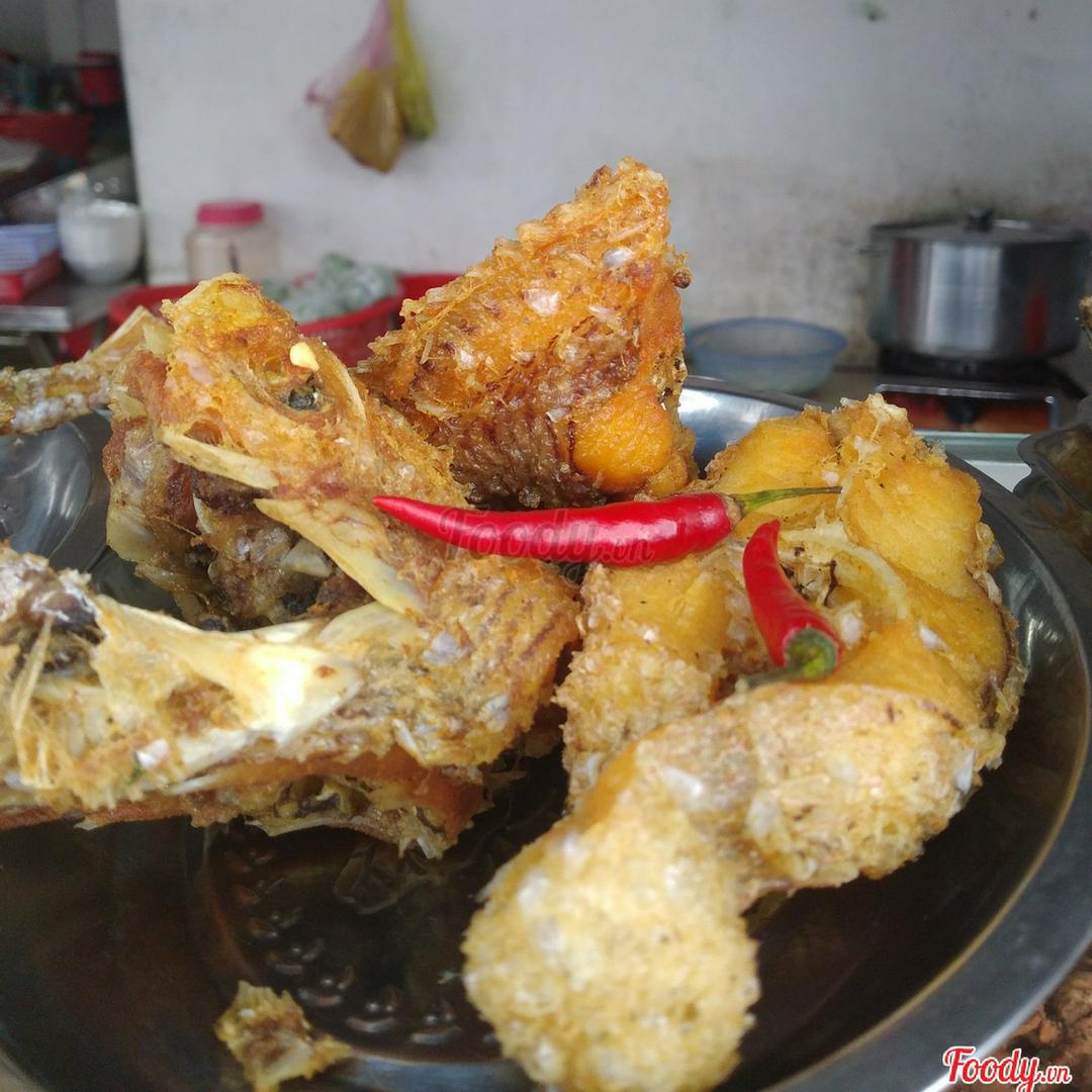 com-ca-ieu-hong-chien-don