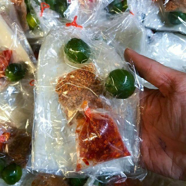 banh-trang-deo-tac-ot