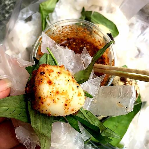 banh-trang-cham-trung-cut