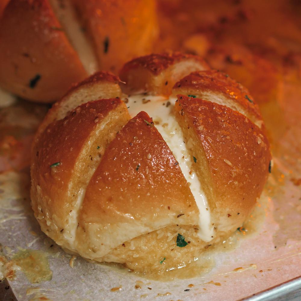 sale-off-banh-mi-phomai-bo-toi-hq-s-250g