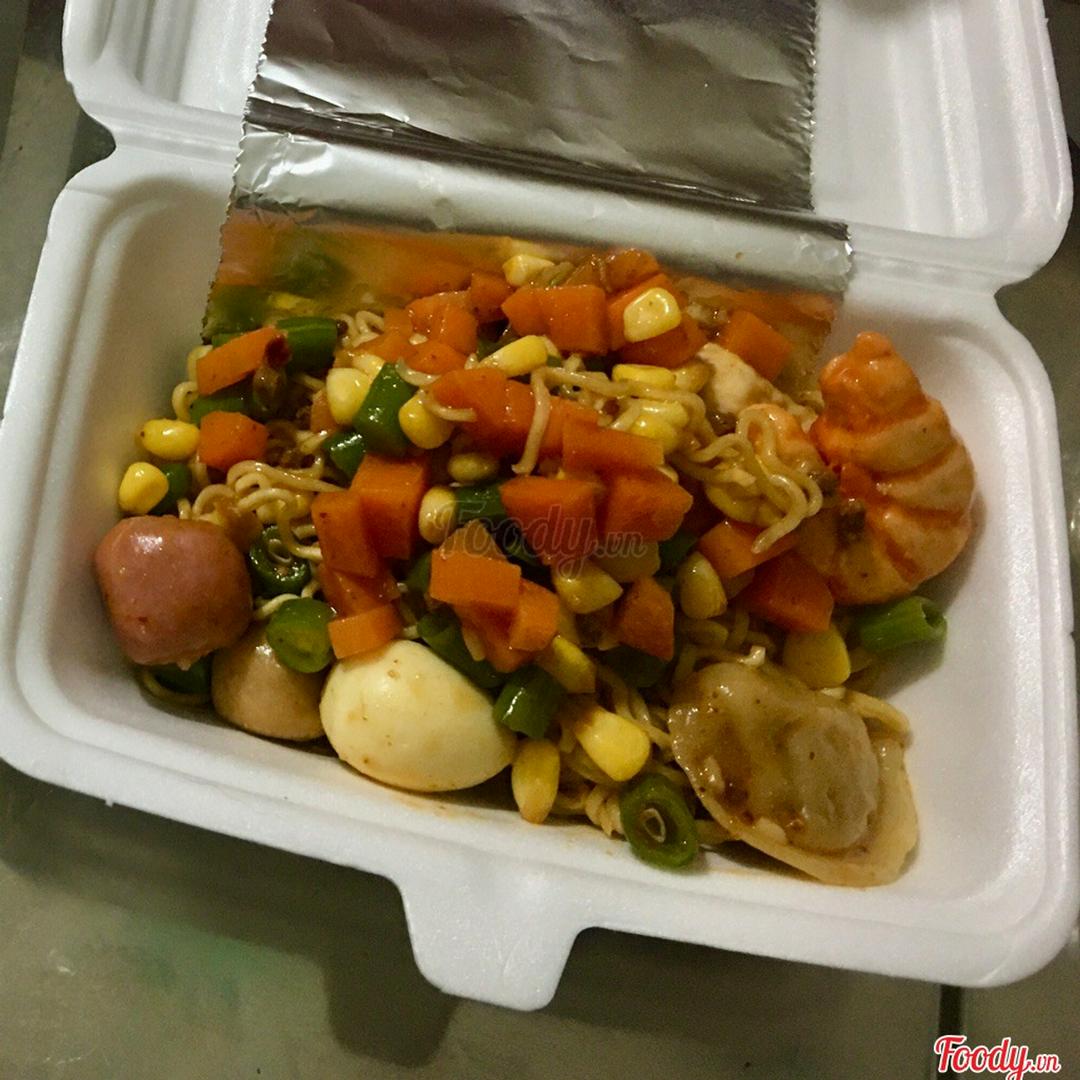 mi-tron-thap-cam-nhieu-mi