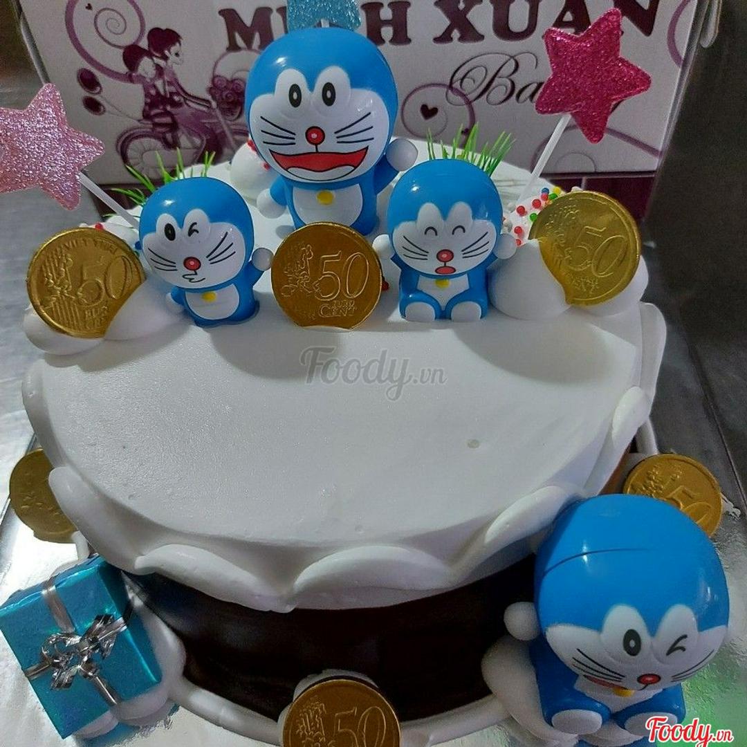 banh-kem-gan-hinh-doraemon