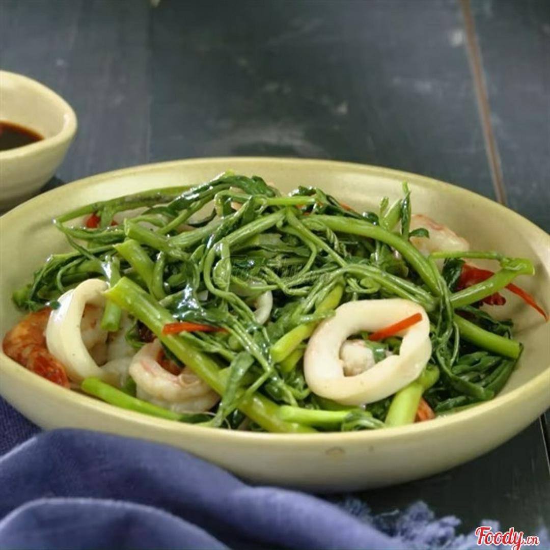 rau-nhut-xao-hai-san