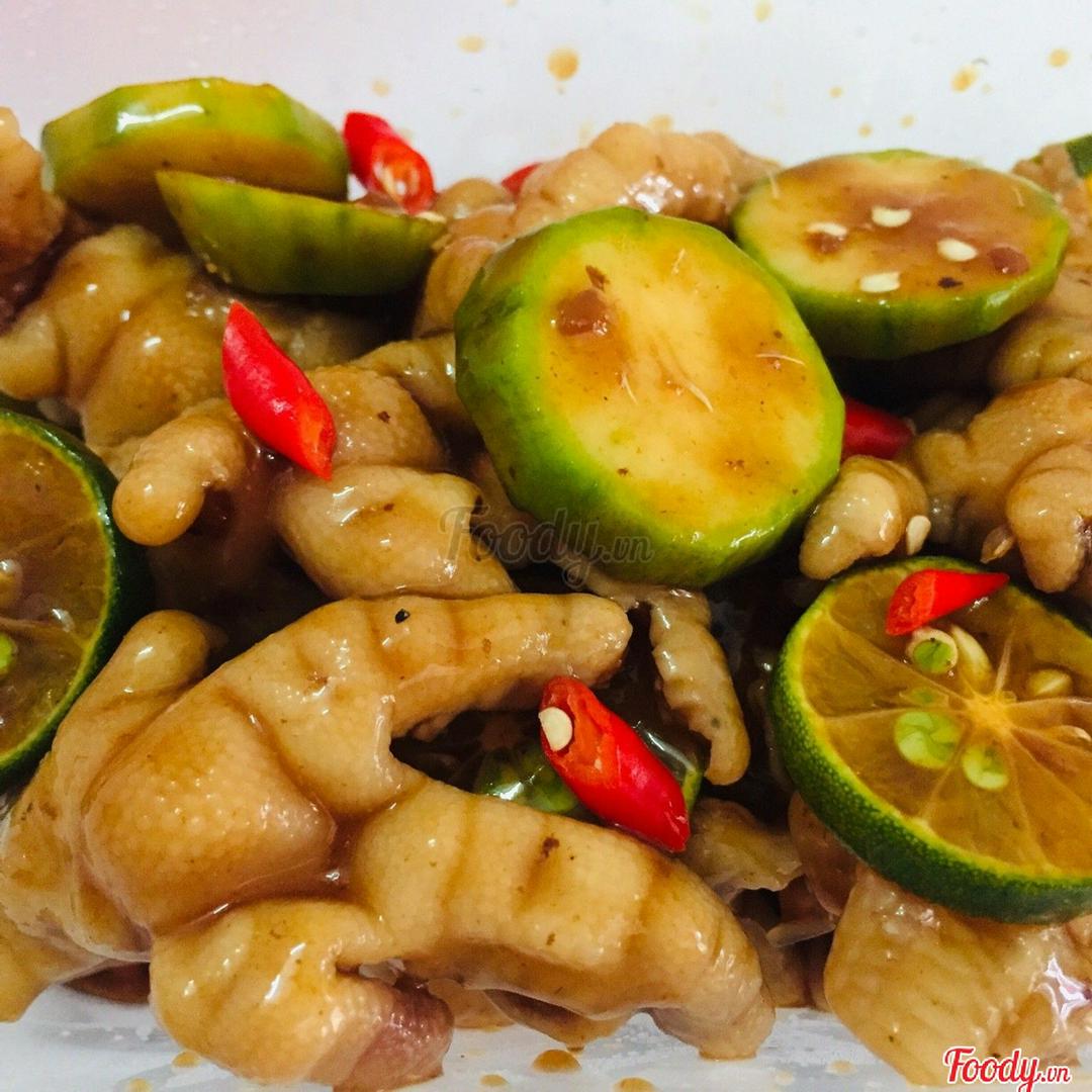 chan-ga-rut-xuong-sot-me-nho