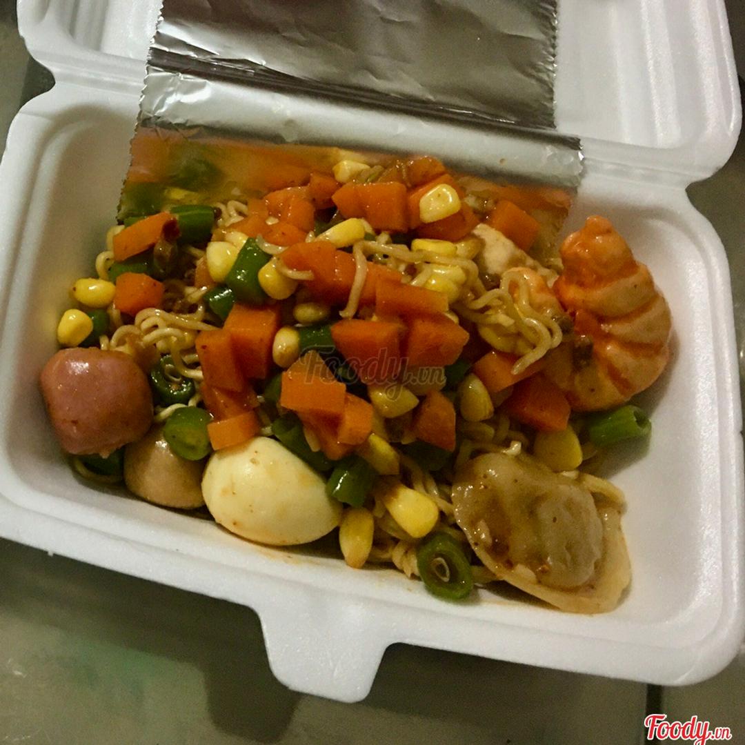 combo-mi-tron-thap-cam-nhieu-mi-pepsi