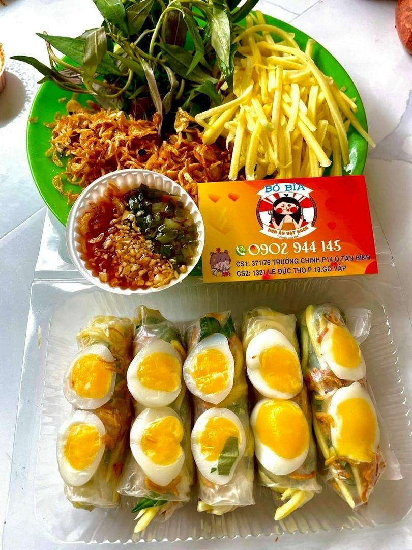 banh-trang-cuon-trung-long-ao-sot-me
