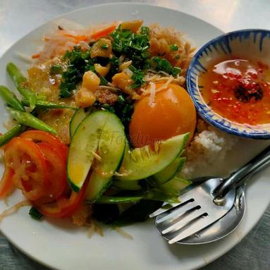 com-suon-bi-trung-kho