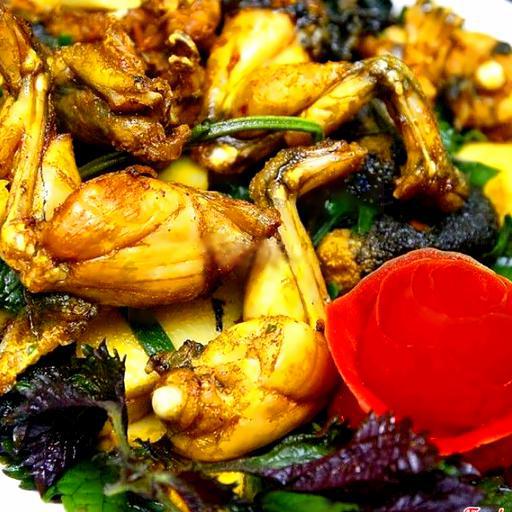 ech-them-tha-lau-nho