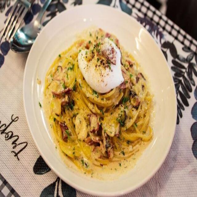 am-mi-y-com-chien-hoang-van-thu