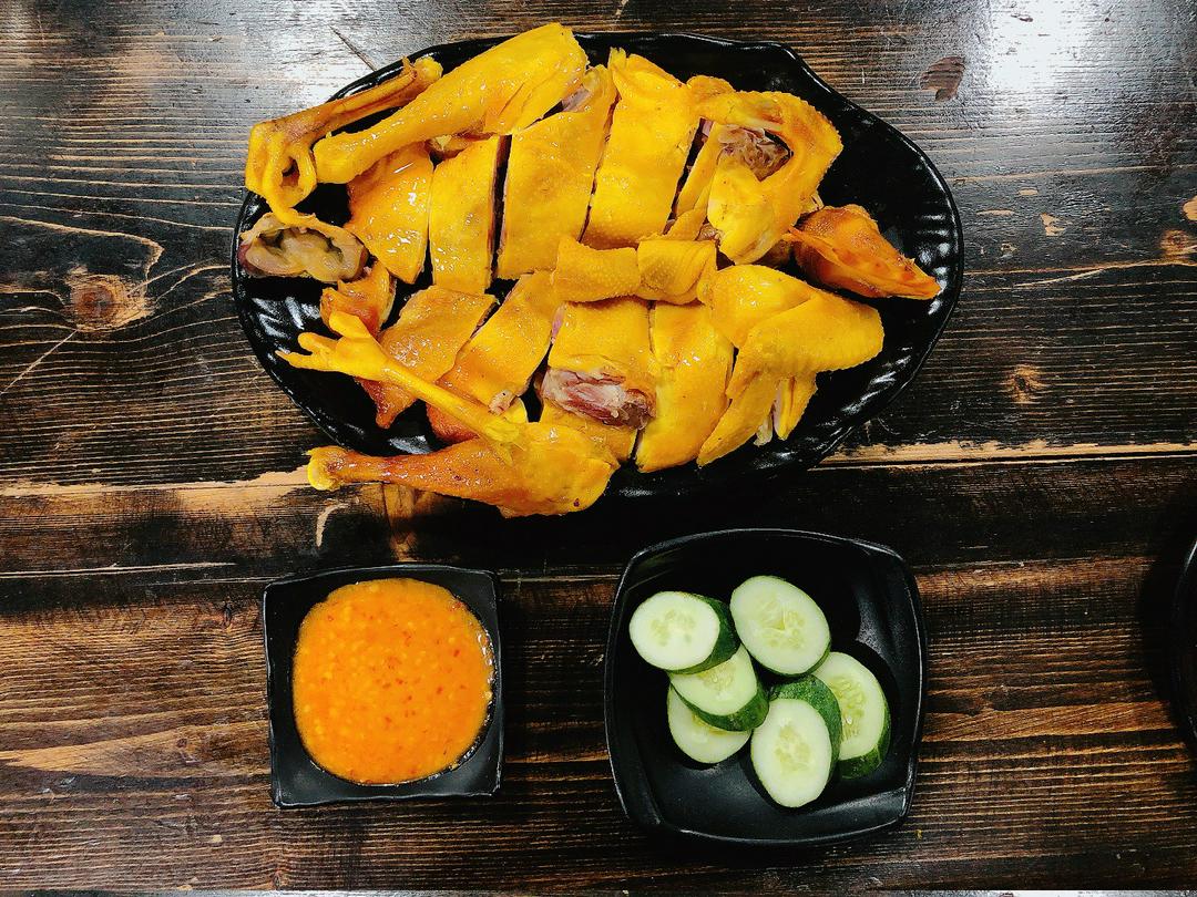 ga-u-muoi-nguyen-con-chat-san