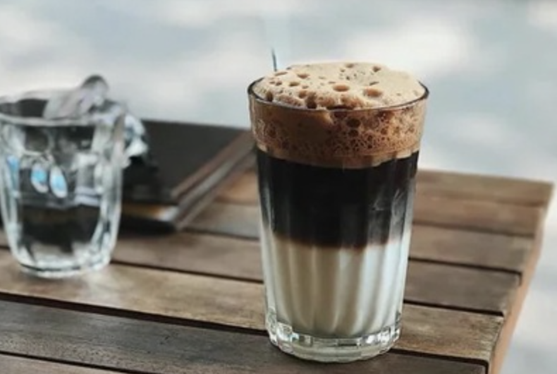 ong-trieu-ca-phe-hai-ba-trung