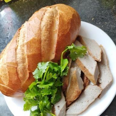 banh-mi-cha-ca-nha-trang