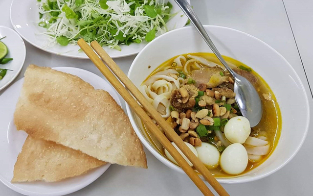 Quán-Cô-Bảy---Mì-Quảng-&-Giải-Khát---Đường-Số-1