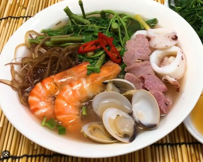 bun-hai-san-hoang-gia-vu-huu