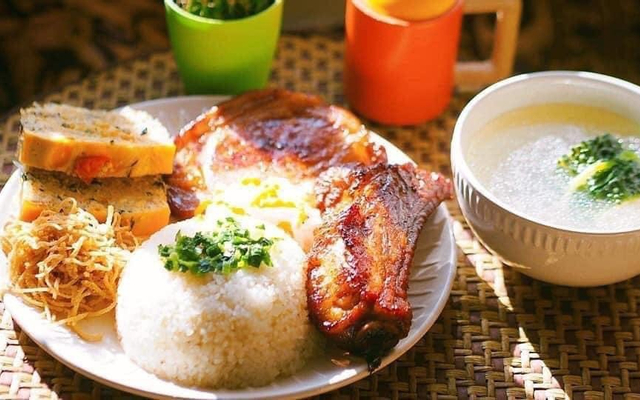 com-tam-mien-pho-ao-sen