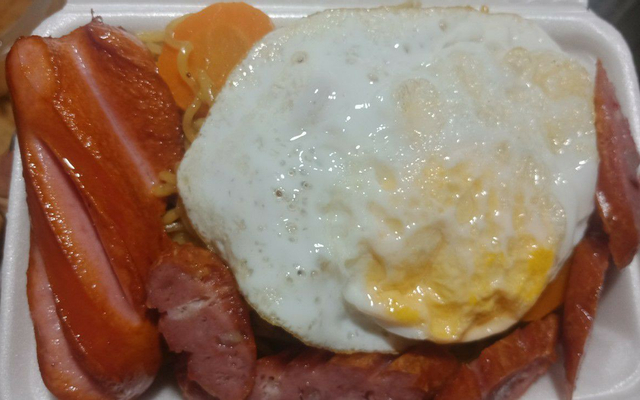 lam-anh-food-my-tron-indomie-le-quang-ao