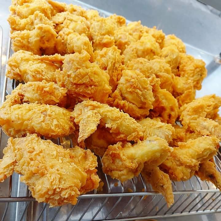 ang-huu-quan-ga-tau-xi-ga-ran-kfc-ngoc-thuy