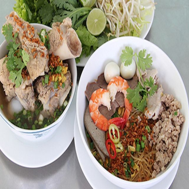 com-tam-hu-tieu-nam-vang-ngoc-ton-that-thuyet