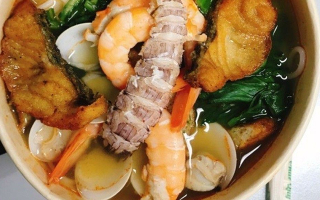 nam-chau-bun-ca-cay-bun-thai-hai-san-cau-giay