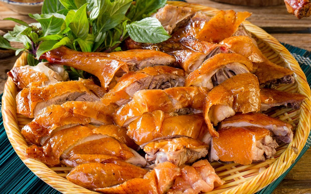 Hoàng-Ký---Chuỗi-Vịt-Quay-Lu-Đất-Chính-Hiệu---Lưu-Quang-Vũ