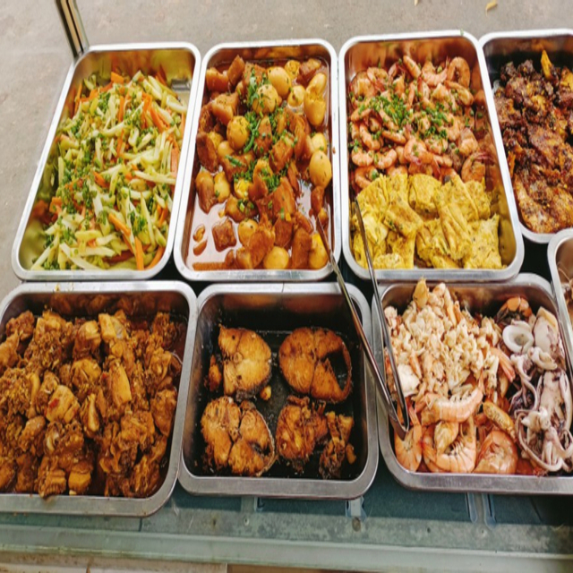 co-ut-quan-com-trua-van-phong