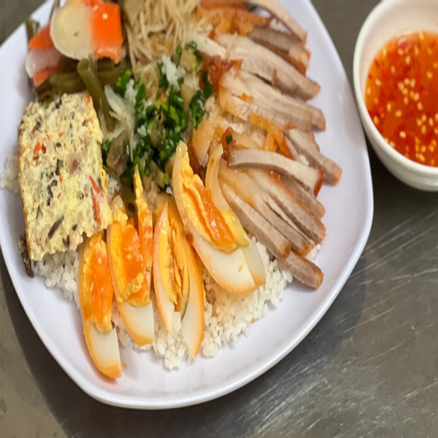 bep-co-linh-com-tam-long-xuyen-phan-van-tri