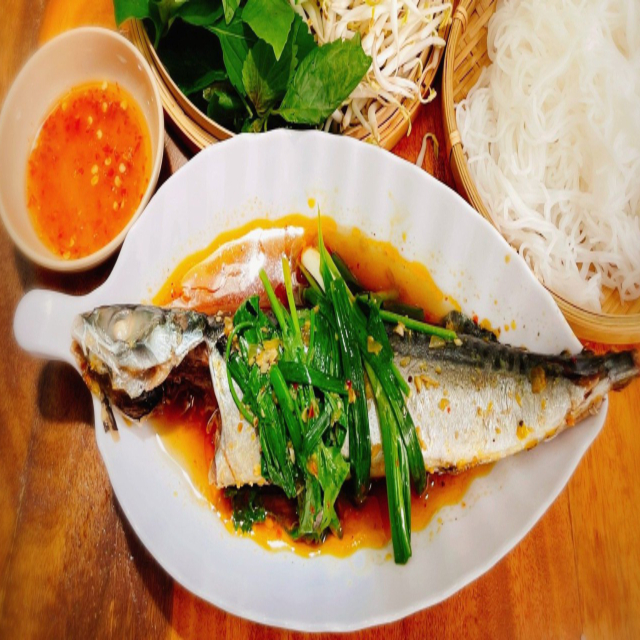 quan-cuon-ca-nuc-hap-cuon-rau-nguyen-binh-khiem