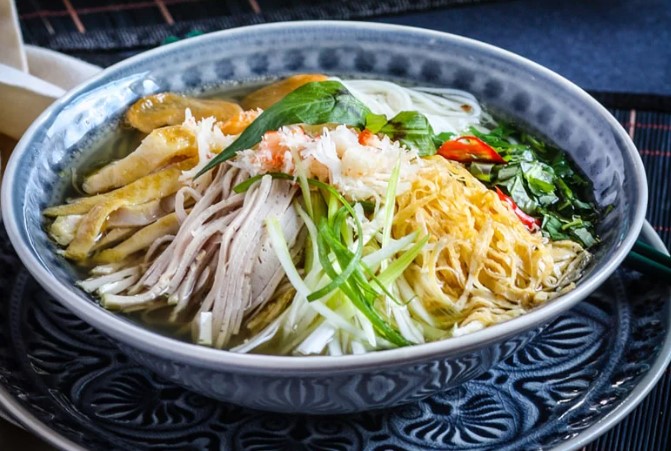 pho-ga-bun-thang-pho-co-hoang-hoa-tham