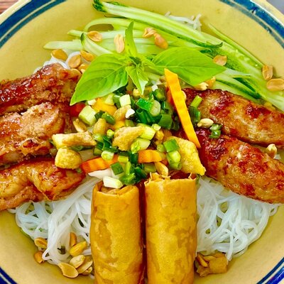 Bún-Thịt-Nướng-Kim-Tiền-Cậu-3---Cách-Mạng-Tháng-Tám