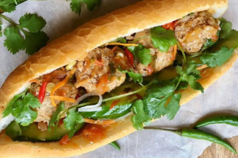 banh-mi-64-le-van-quoi