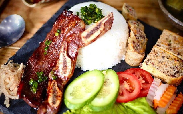 cozy-bento-com-tam-suon-bo-nguyen-van-lac