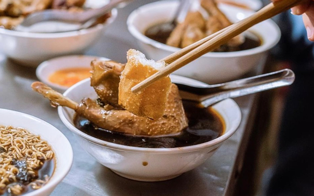 ga-tan-anh-ba-ga-tan-thuoc-bac-ha-noi-xuan-la