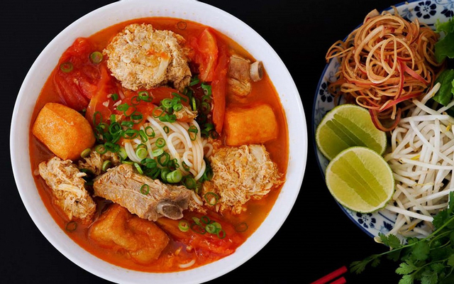 quan-an-ut-cuong-bun-rieu-canh-bun-ta-quang-buu