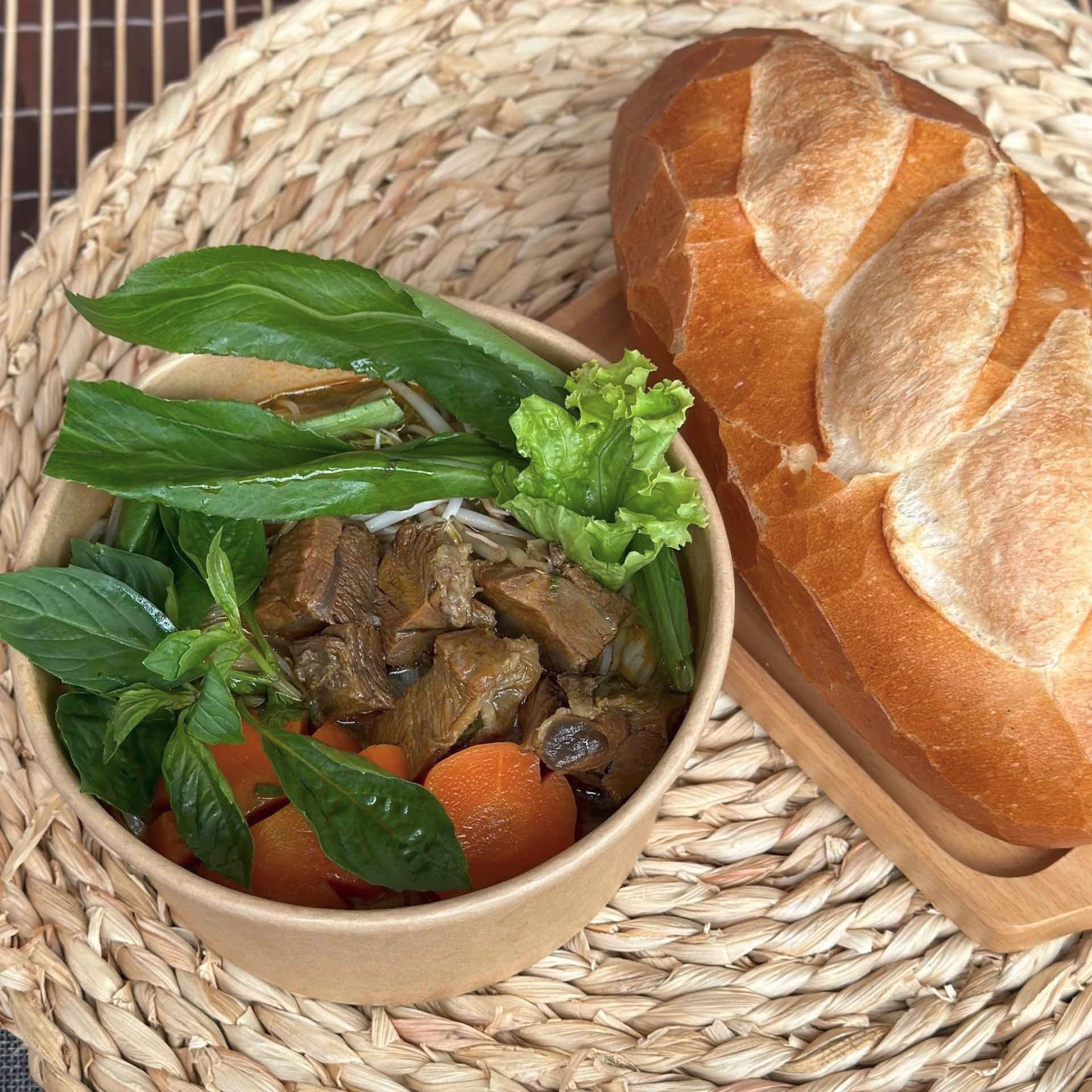 bep-chi-lun-bun-bo-mi-quang-phan-van-tri