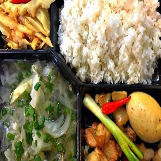 quan-com-tam-song-vui