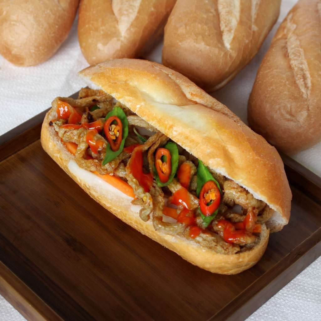 banh-mi-cha-ca-mi-xao-duong-quang-ham